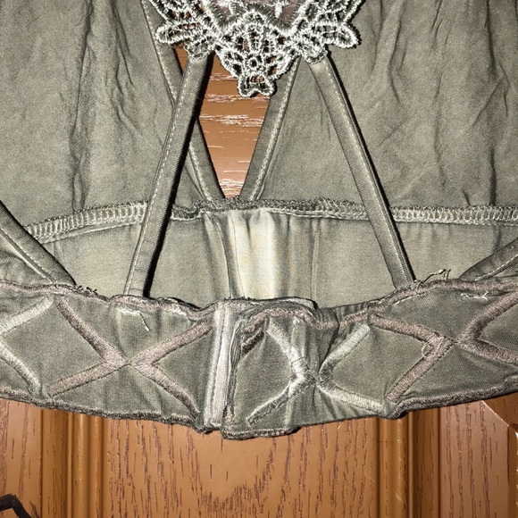 POL Intimates Distressed Green Triangle Bralette With Strappy Lace Back - Picture 9 of 13